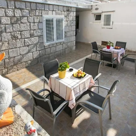 Kusalo- One Bedroom With Terrace Lägenhet